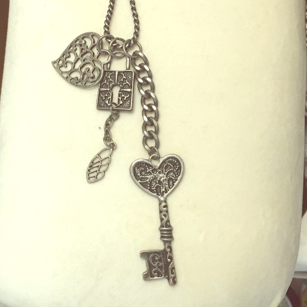 Dangle necklace